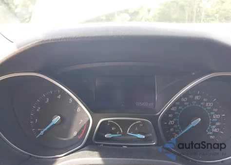 2012 Ford Focus Se z USA, uszkodzony, nr VIN 1FAHP3F29CL452465